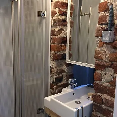 August 11 Apartment