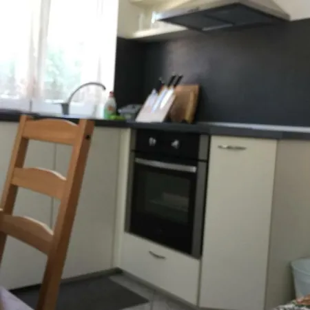 August 11 Apartman *