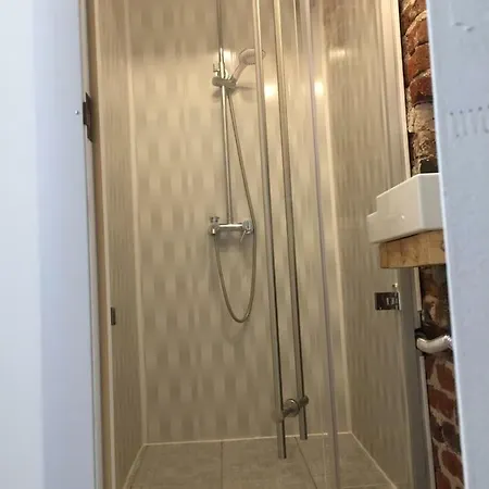 August 11 Apartman *