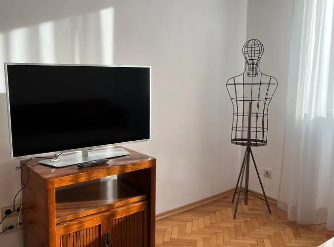 August 11 アパート ソフィア