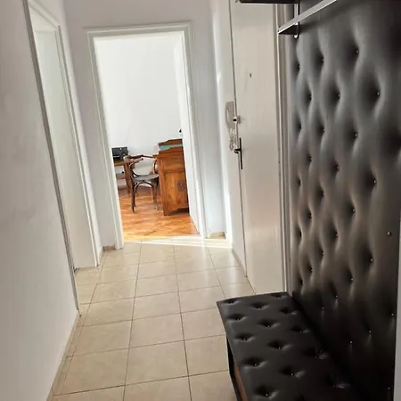 Apartamento August 11 *